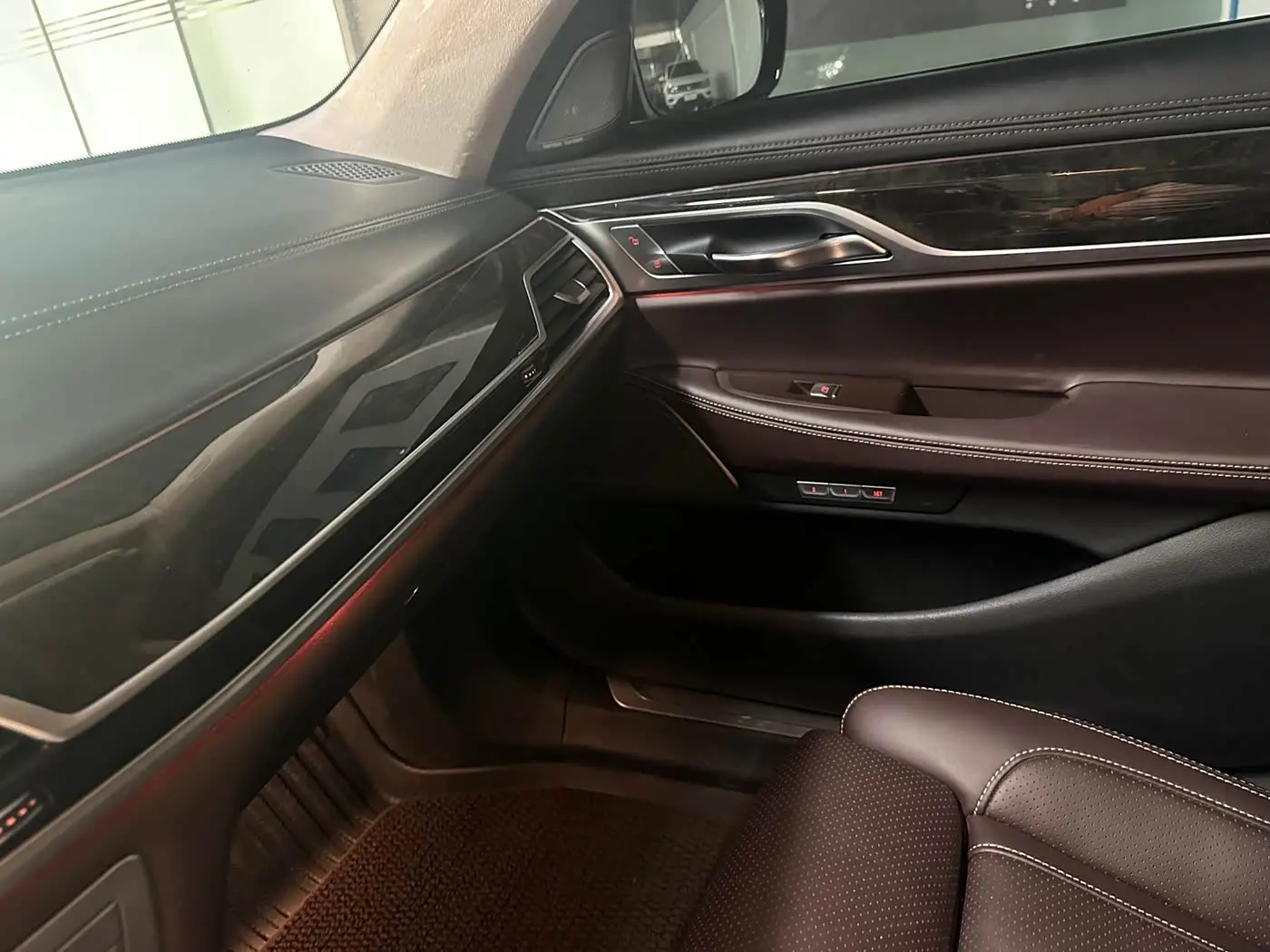 BMW 7 Series 2016 — Şəkil 17/18