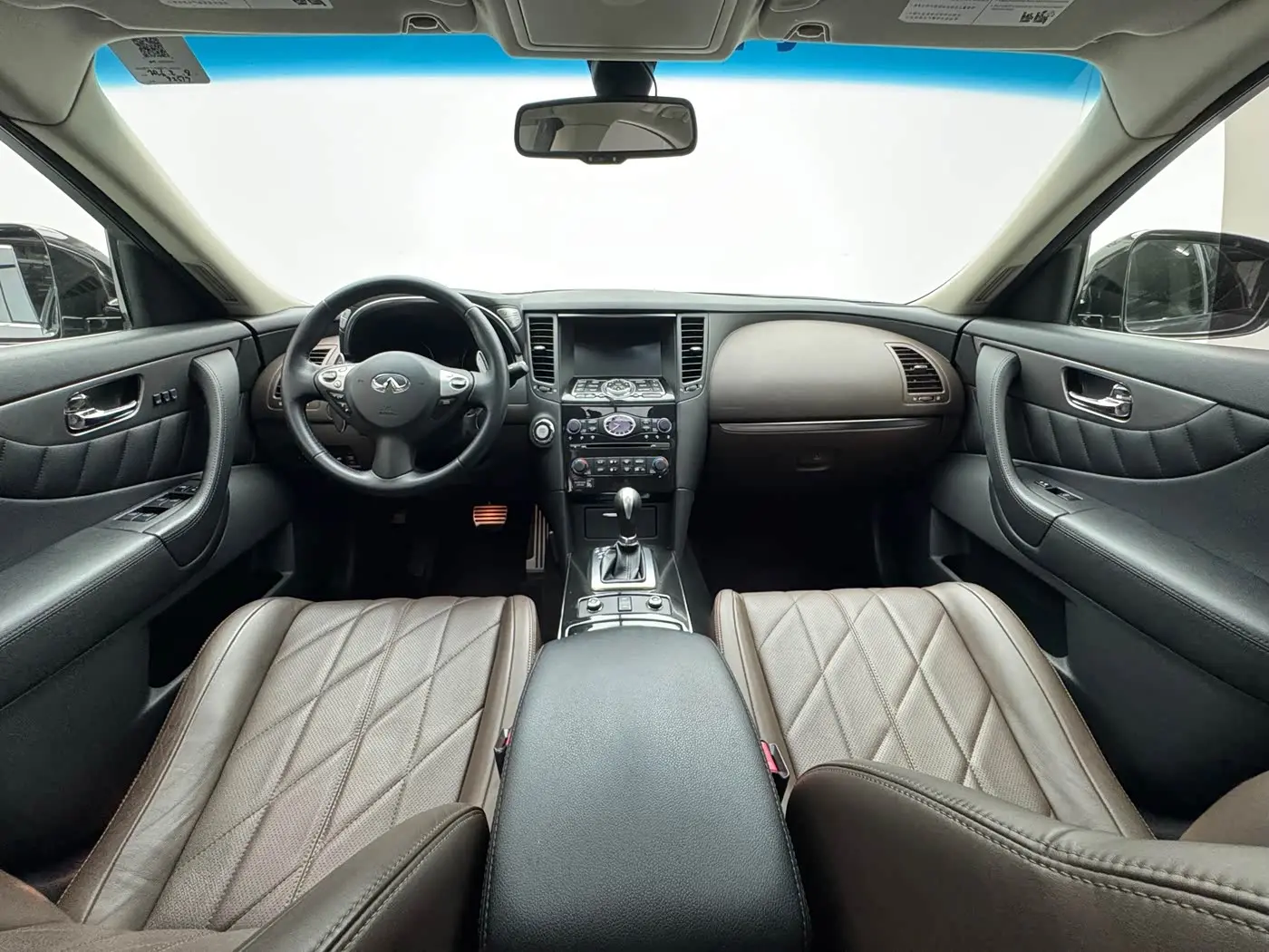 Infiniti QX70 2014 — Photo 14/18