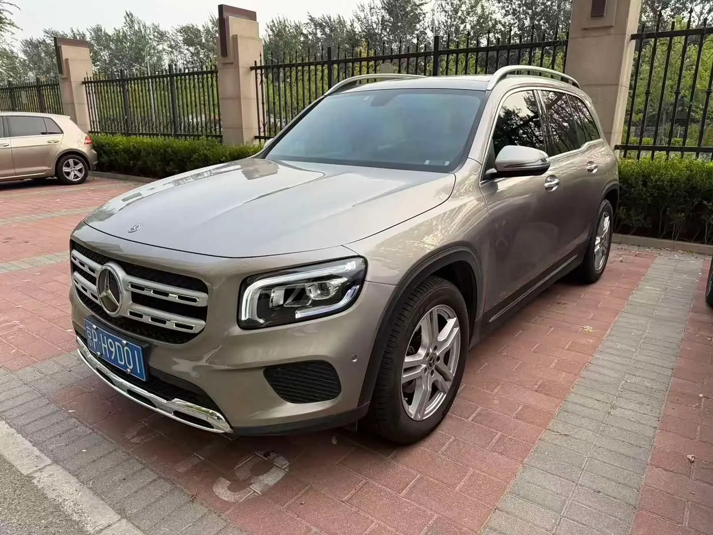 Mercedes-Benz GLB 2021 — Фото 1/7