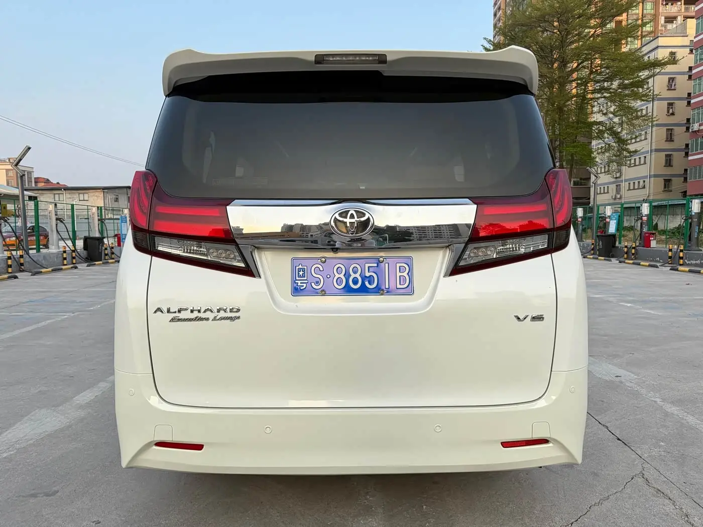 Toyota Alphard 2017 — Photo 11/12