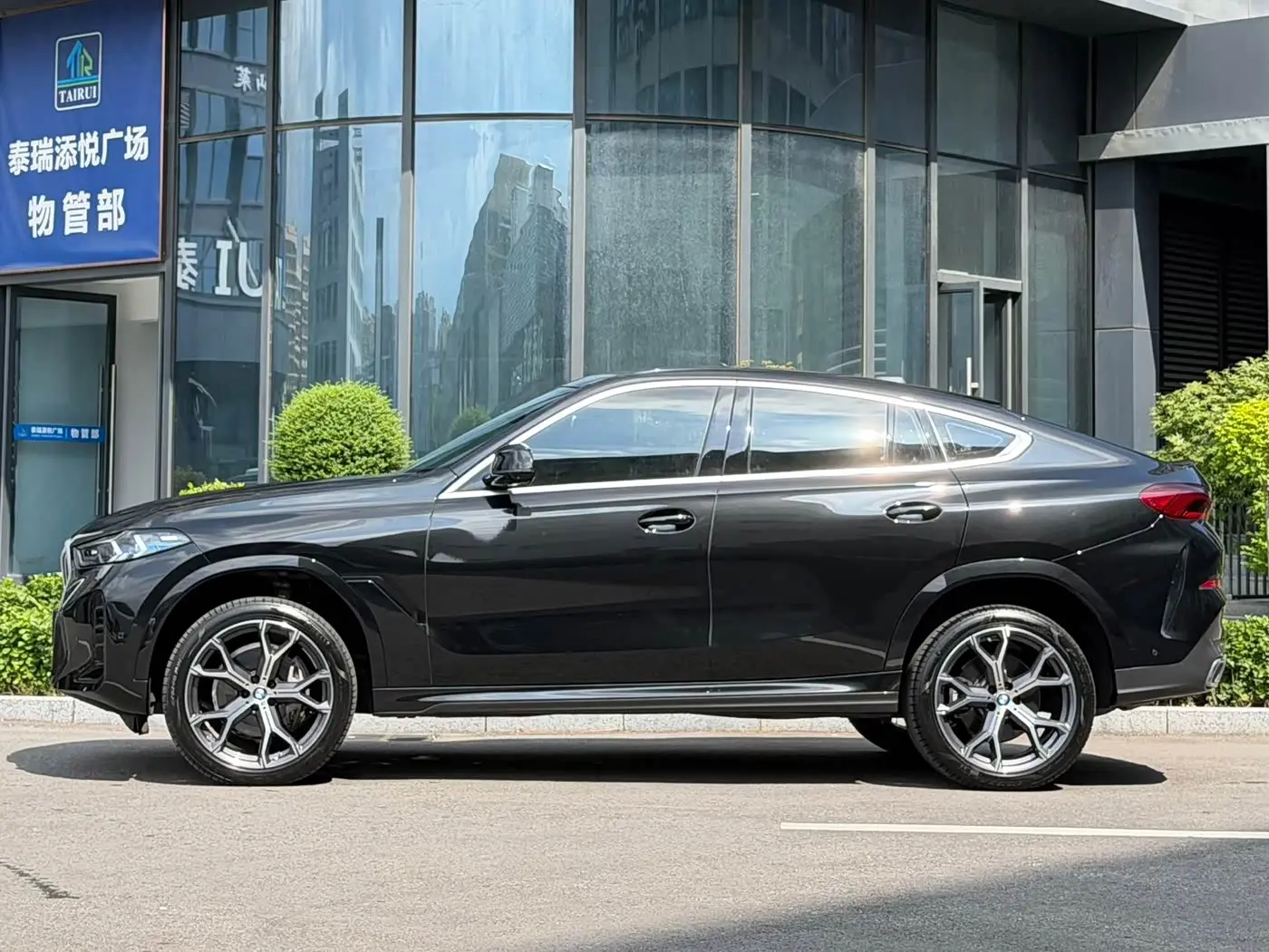 BMW X6 2024 — Photo 12/12