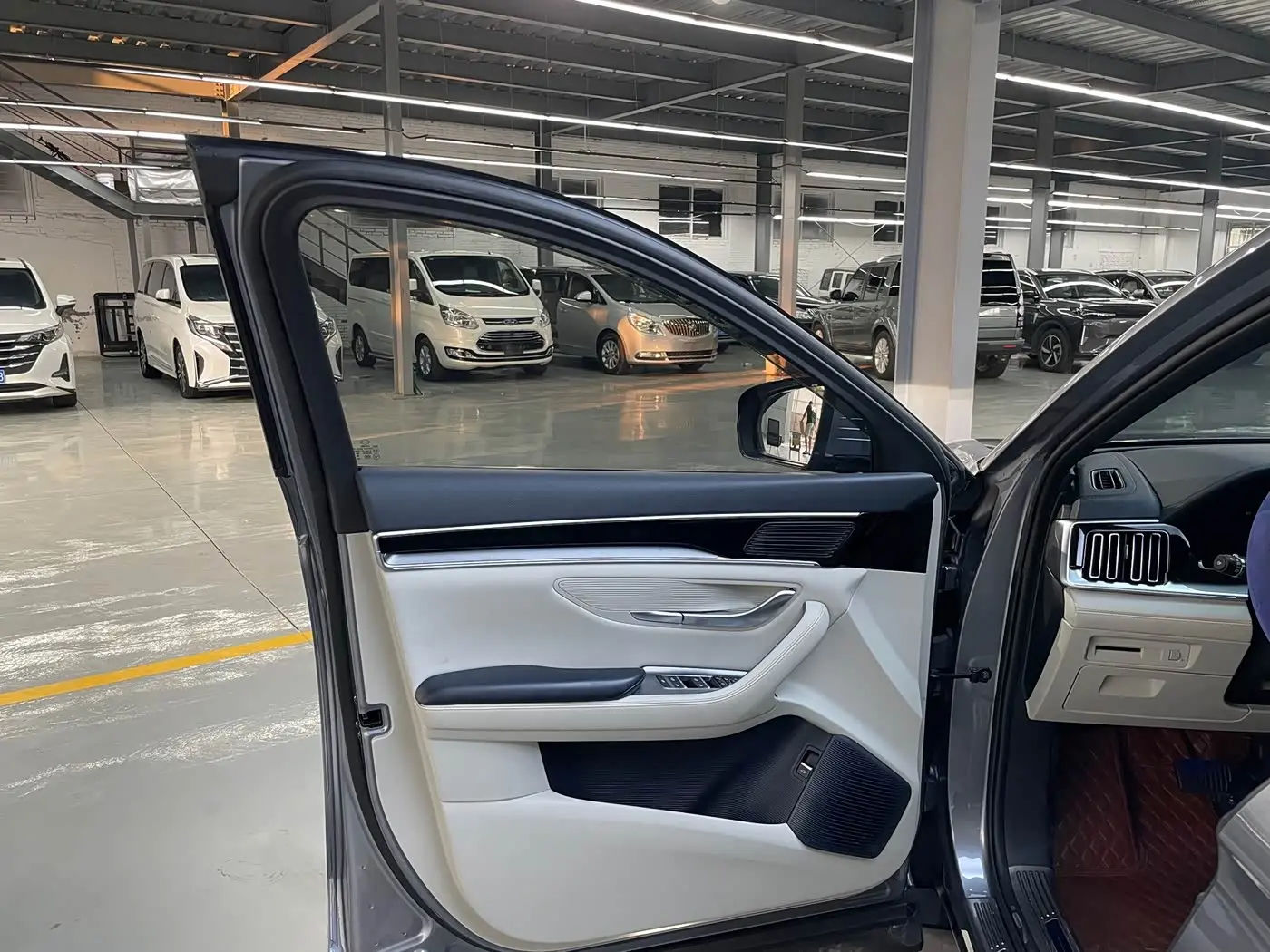 BYD Song PLUS PHEV 2023 — Photo 10/17