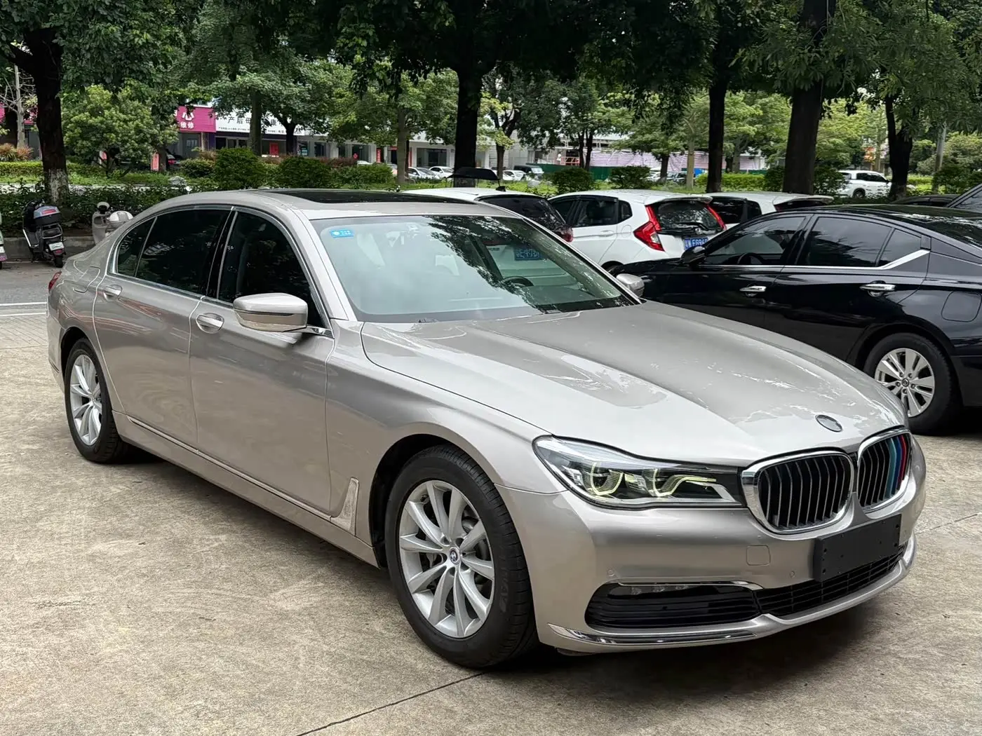 BMW 7 Series 2016 — Фото 3/19