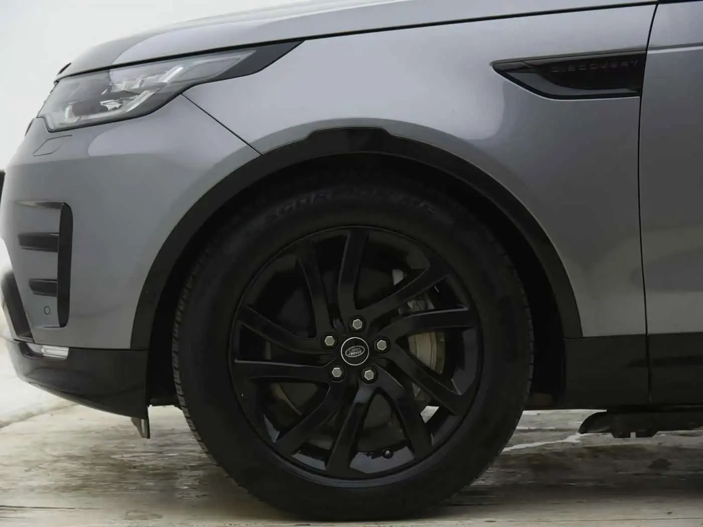 Land Rover Discovery 2021 — Фото 13/14
