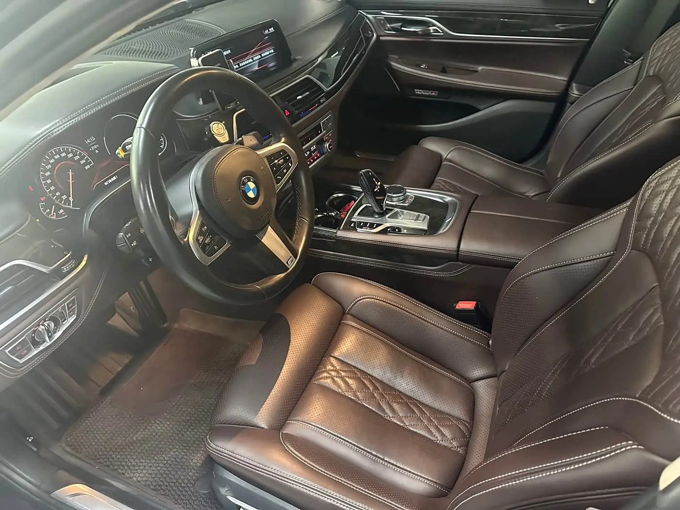 BMW 7 Series 2016 — Şəkil 12/18