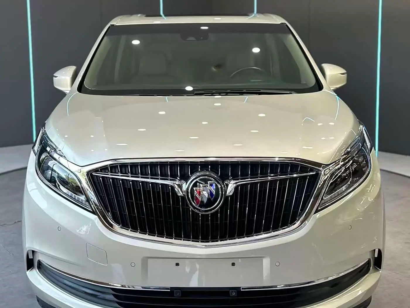 Buick GL8 2019 — Şəkil 2/12