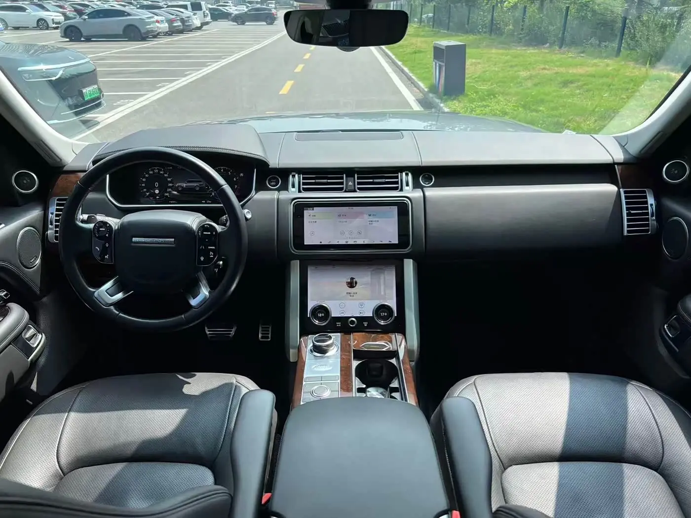 Land Rover Range Rover 2021 — Photo 11/15
