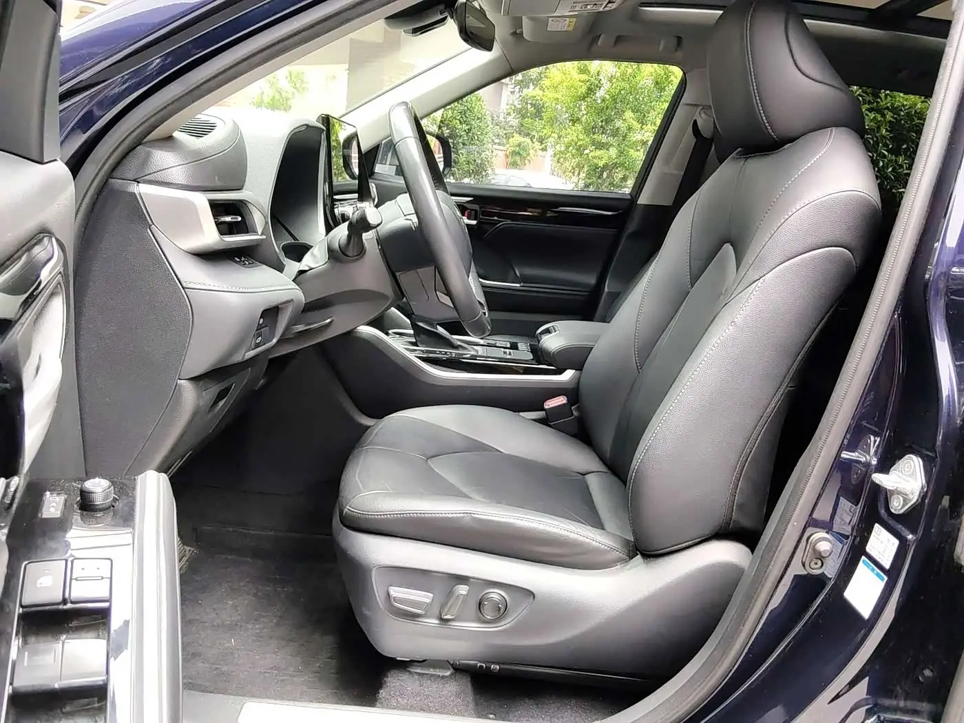 Toyota Highlander 2021 — Photo 9/18
