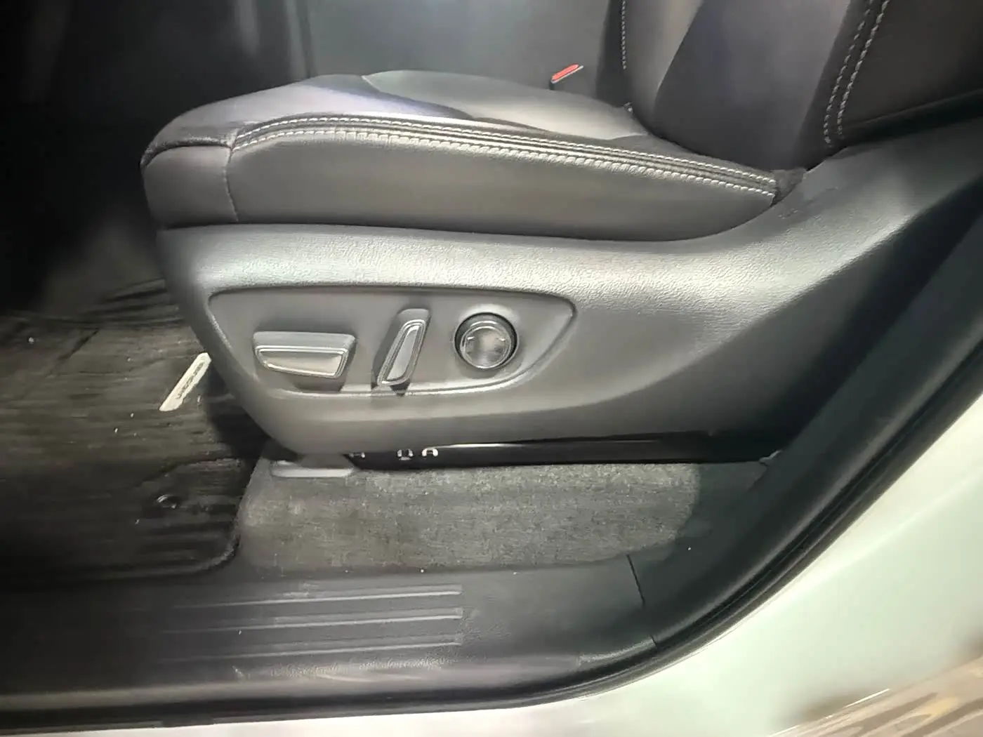 Toyota Prado 2025 — Photo 5/19