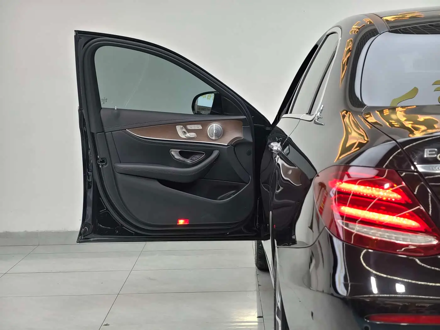 Mercedes-Benz E-Class 2019 — Photo 15/20