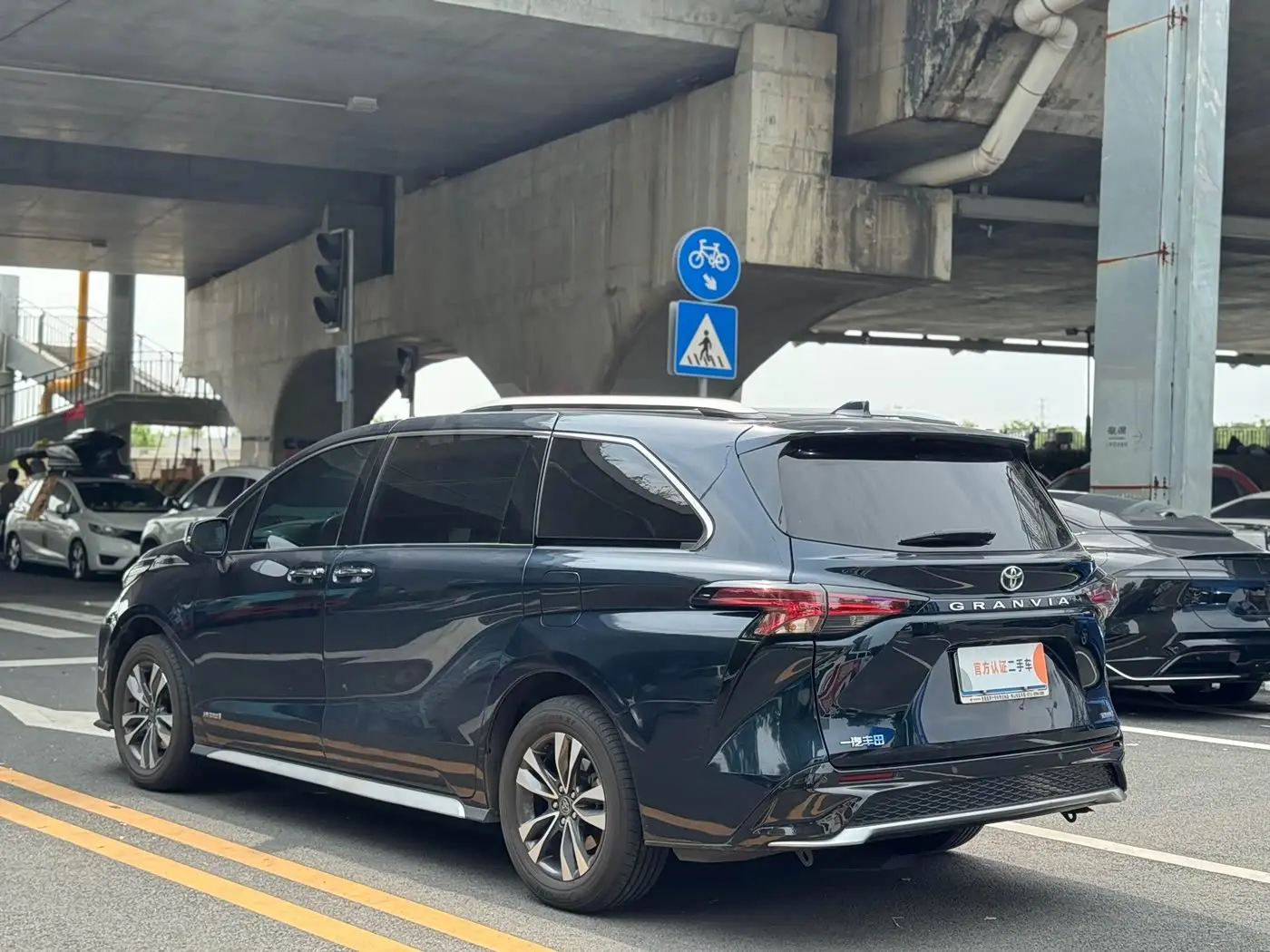Toyota Granvia 2023 — Şəkil 6/17