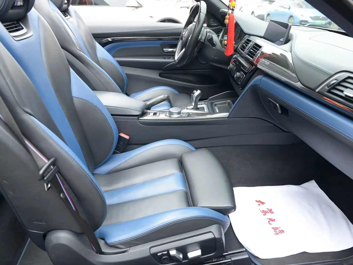 BMW M4 2020 — Photo 9/15