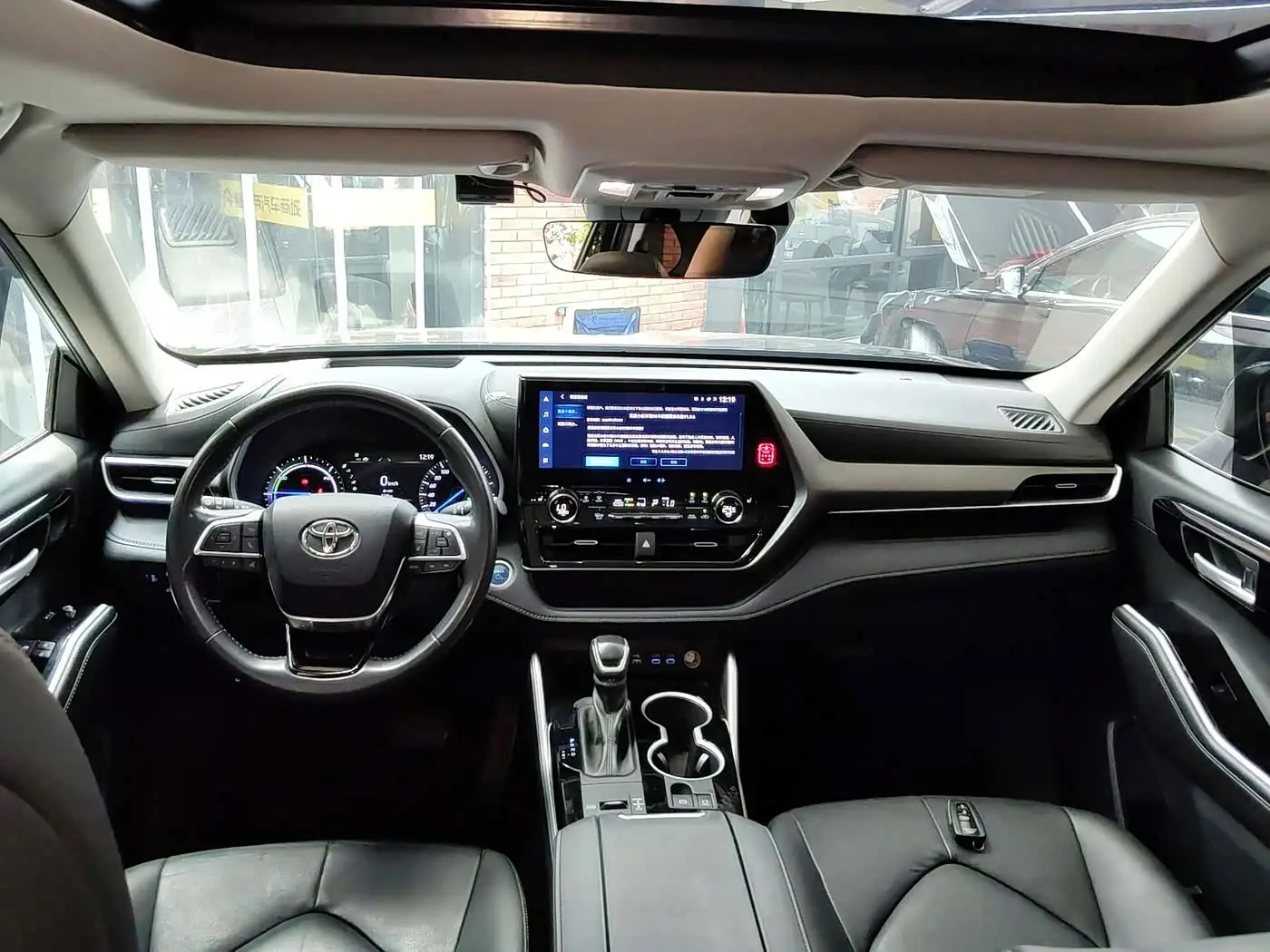 Toyota Highlander 2021 — Photo 12/18