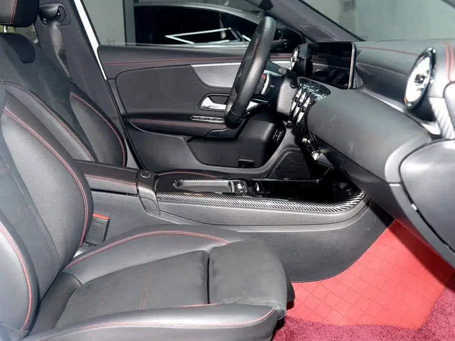 Mercedes-Benz A-Class 2025 — Фото 18/20