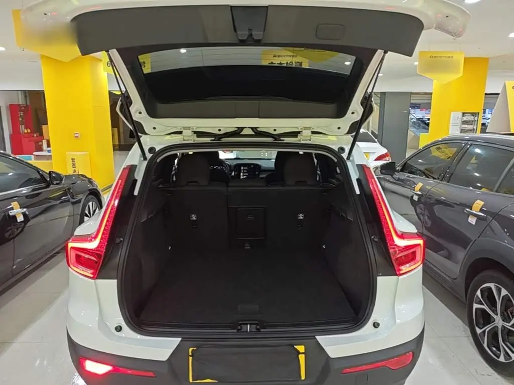 Volvo XC40 2020 — Фото 15/20