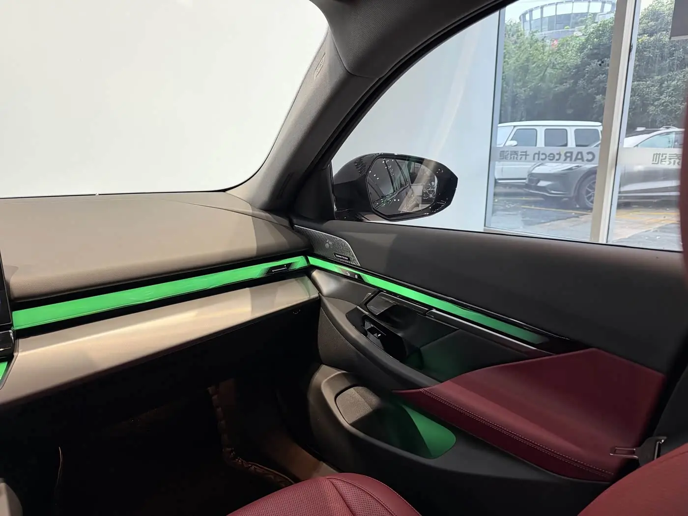BMW 5 Series 2025 — Photo 16/20