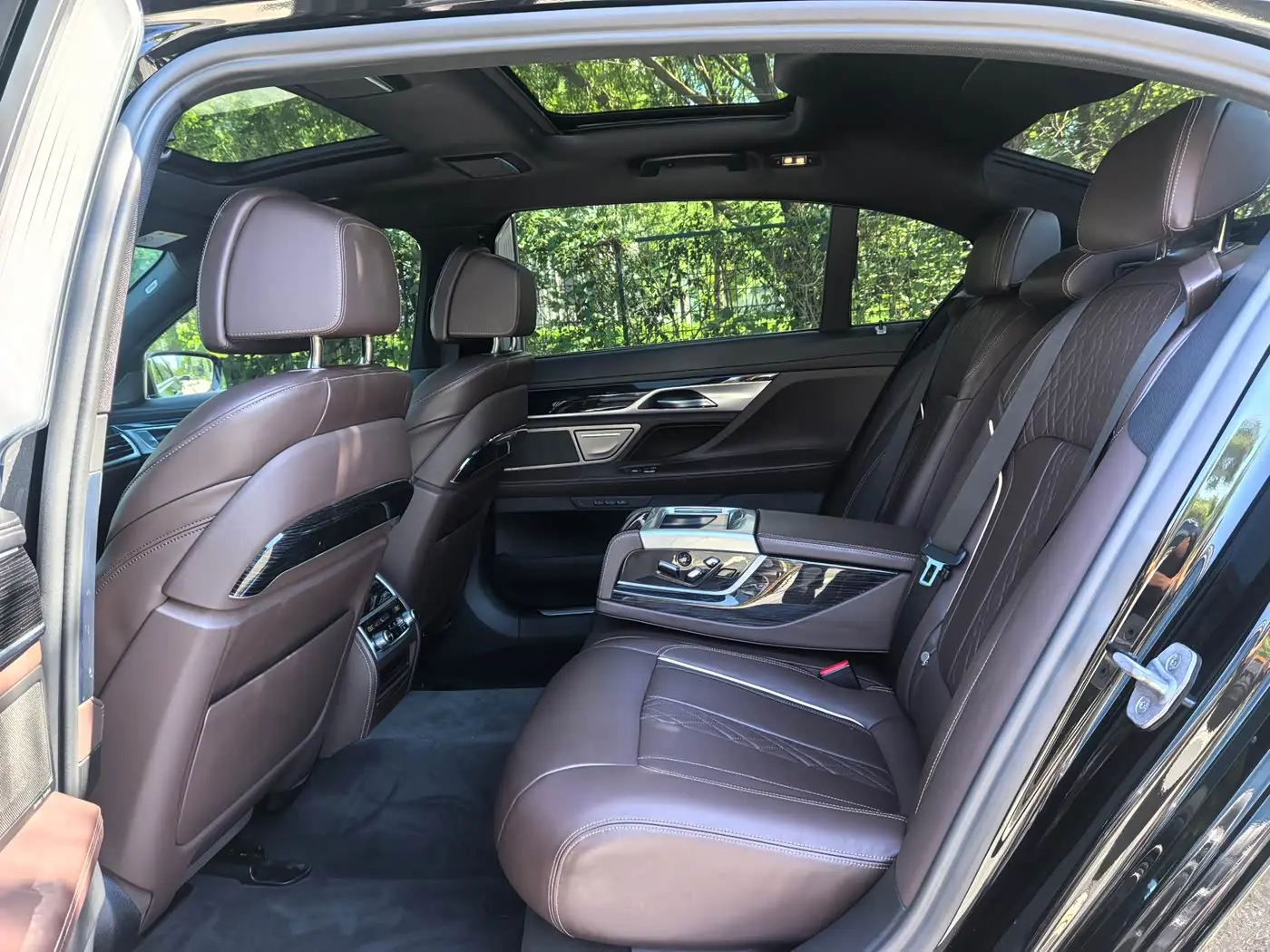 BMW 7 Series 2022 — ფოტო 9/20