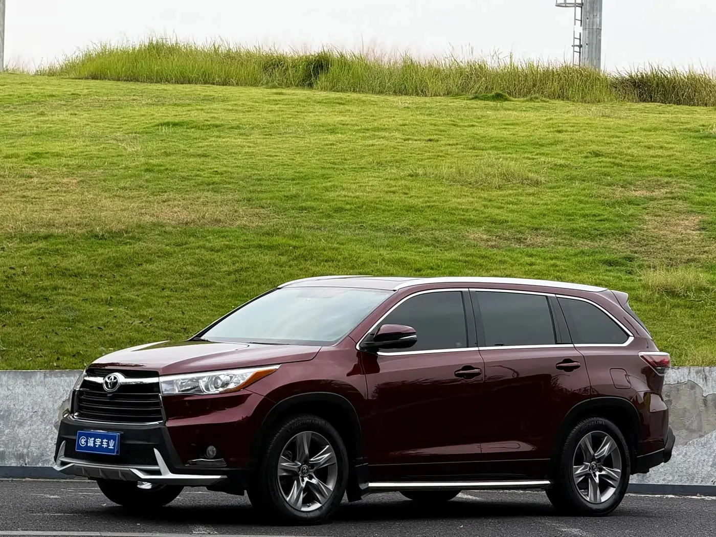Toyota Highlander 2018 — Фото 1/20