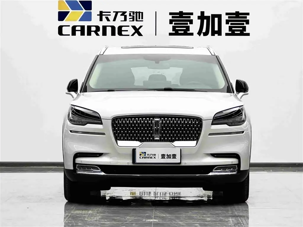 Lincoln Aviator 2023 — Photo 2/18