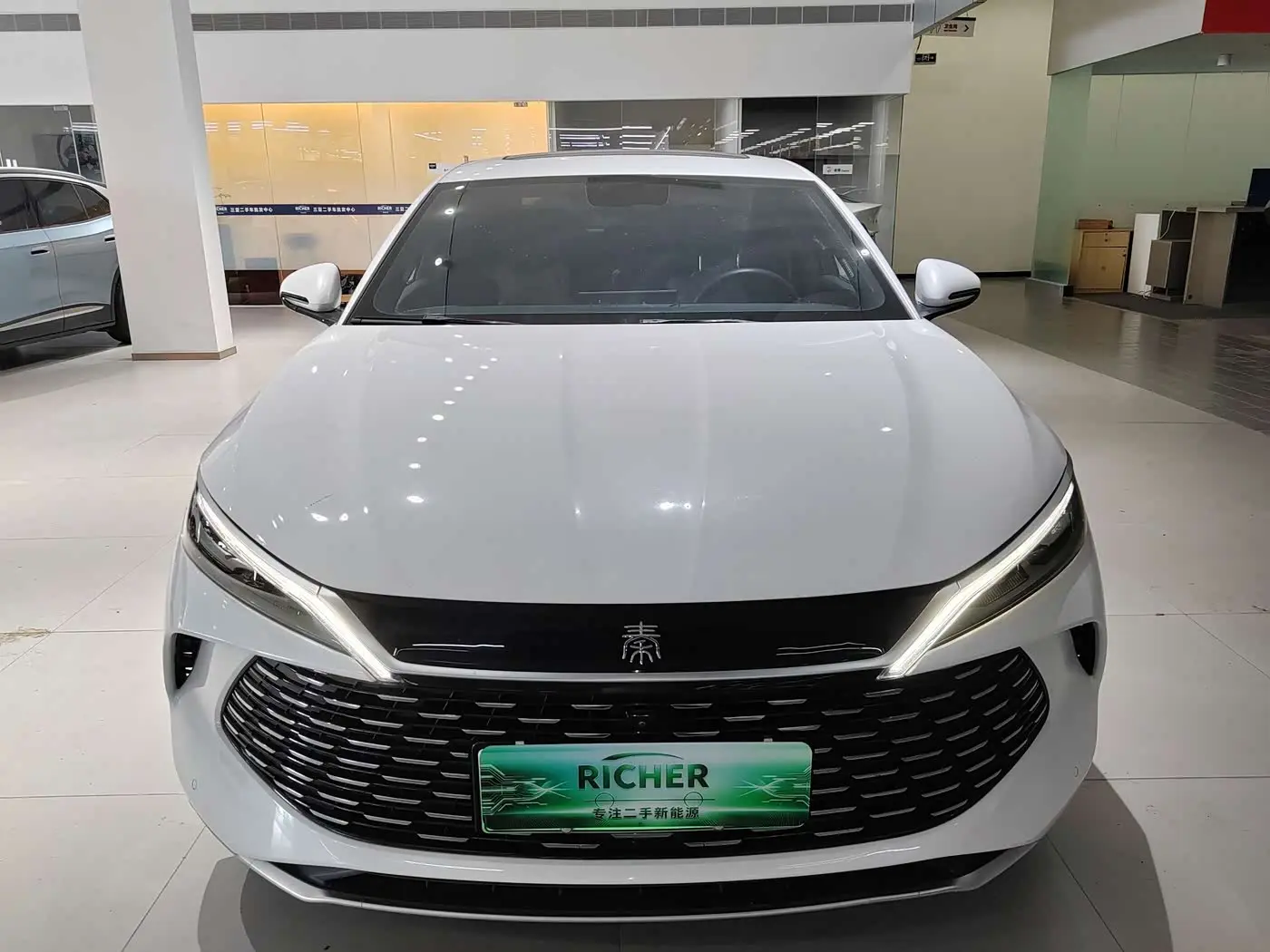 BYD Qin L 2025 — Фото 2/9