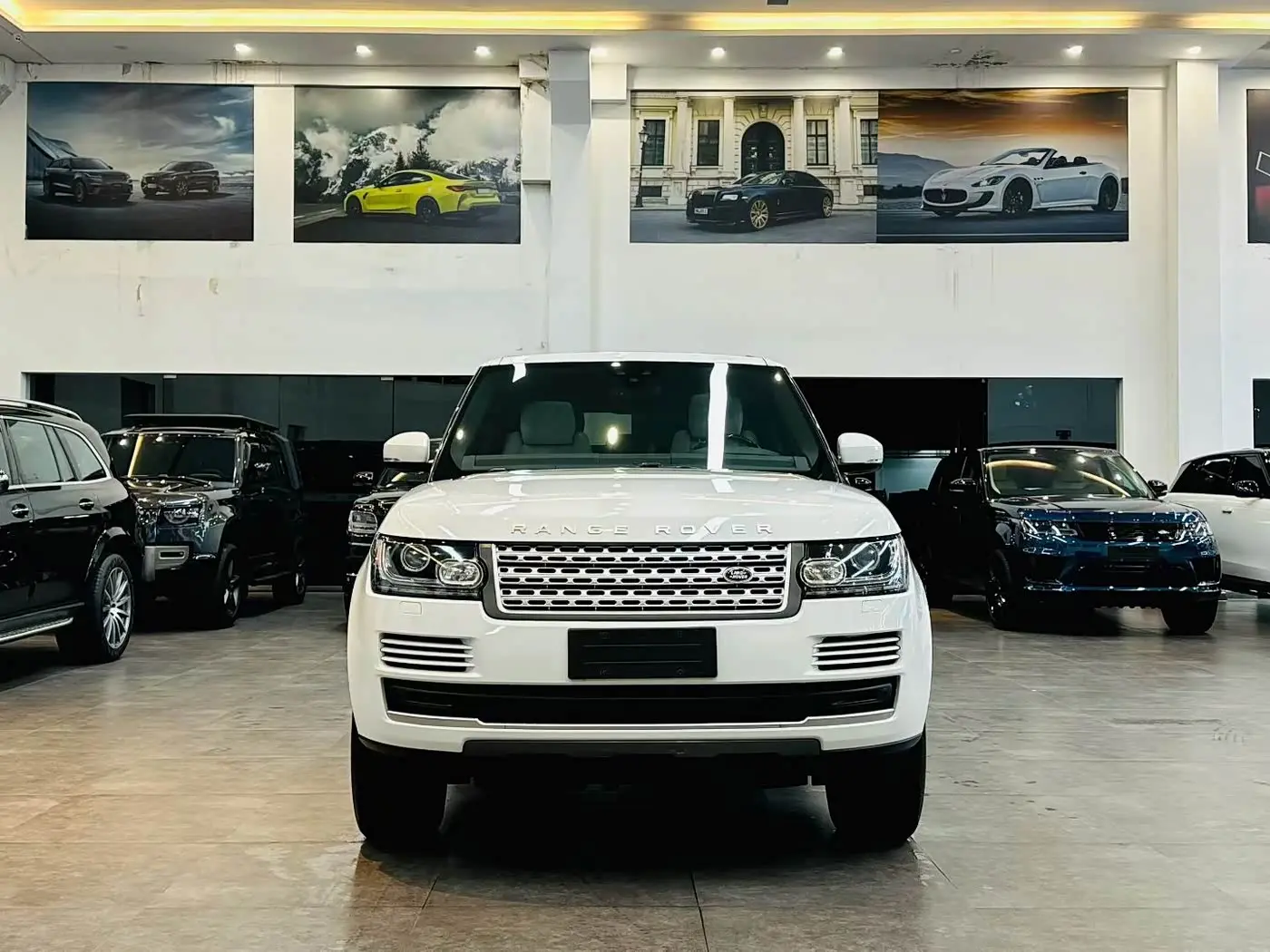 Land Rover Range Rover 2018 — ფოტო 2/9