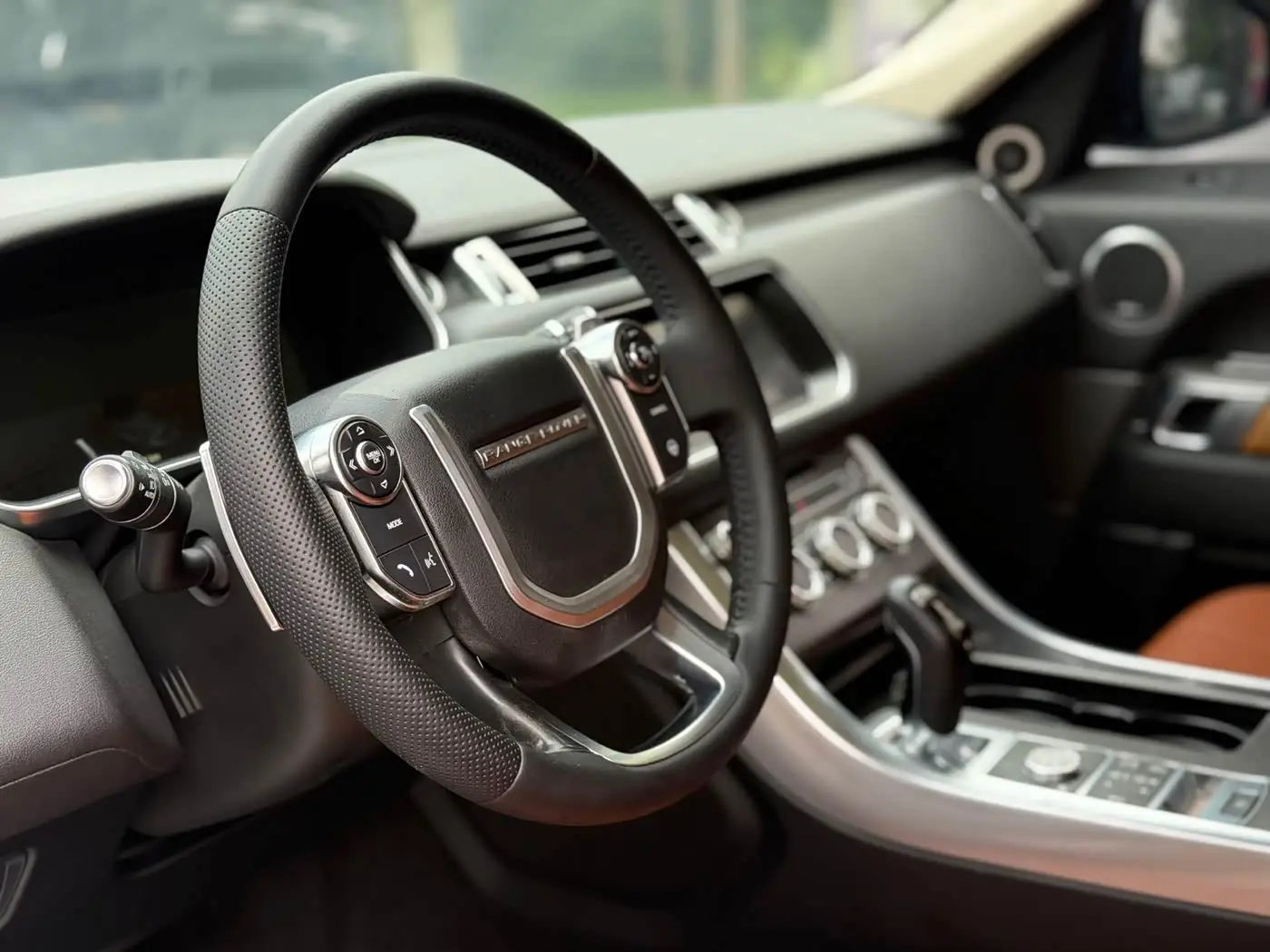 Land Rover Range Rover Sport 2017 — Photo 9/18