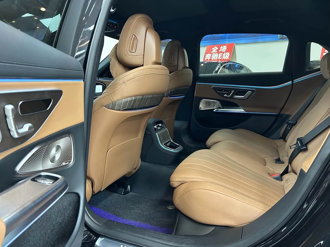 Mercedes-Benz E-Class 2025 — Фото 9/16