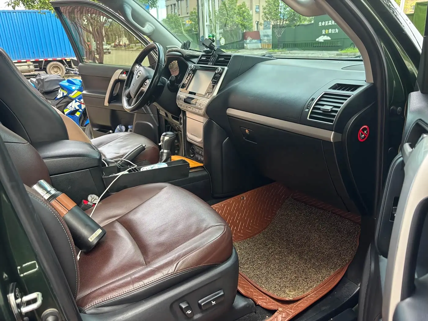 Toyota Prado 2019 — Photo 10/11