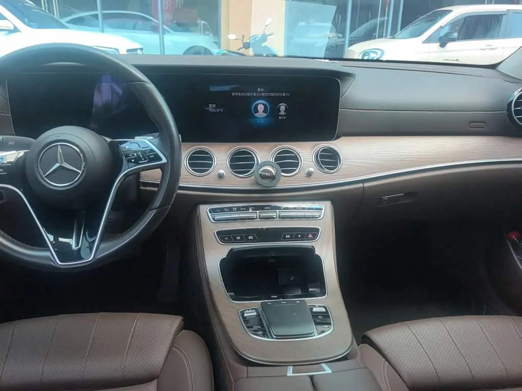 Mercedes-Benz E-Class 2022 — Фото 14/20