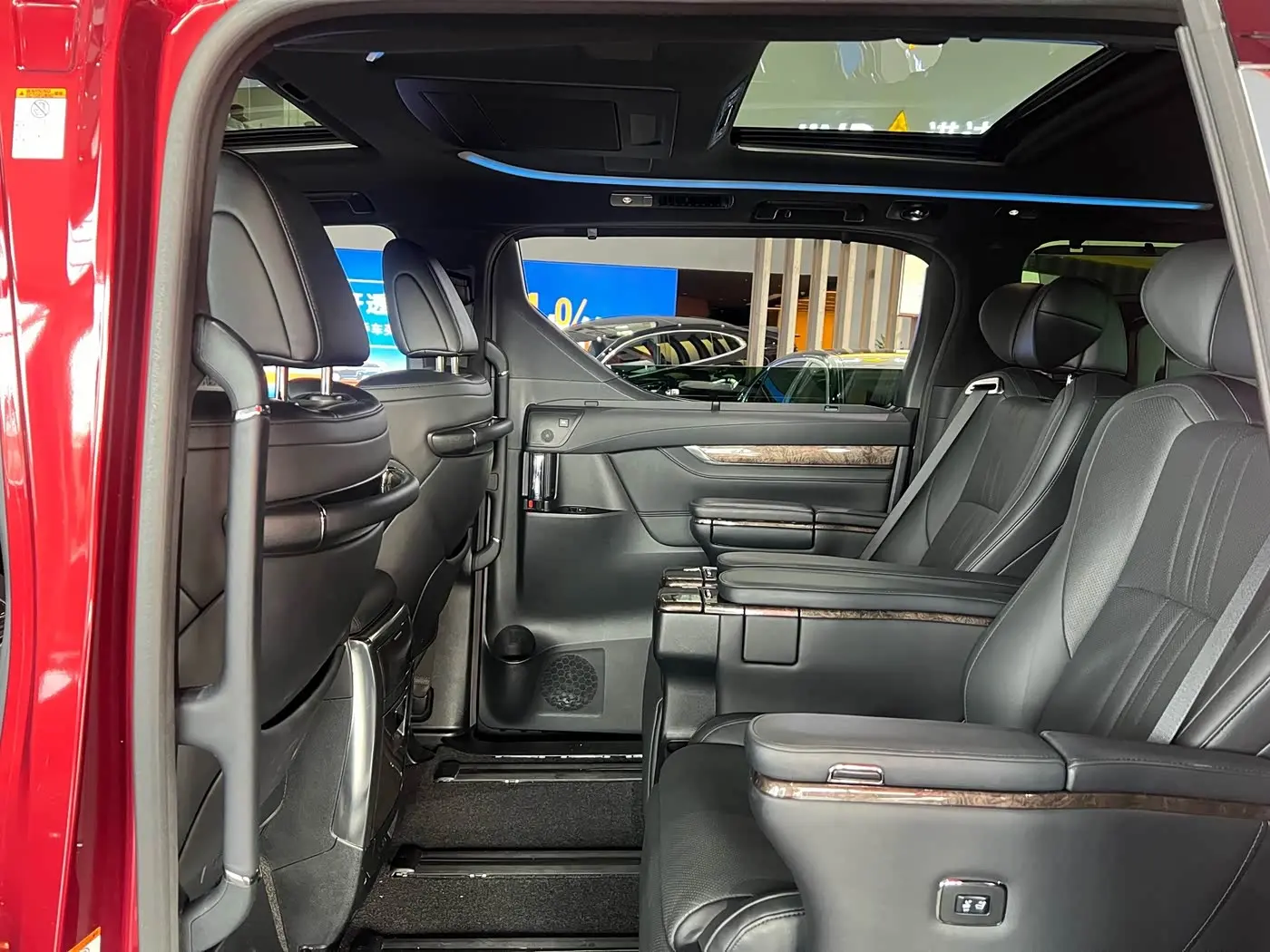 Toyota Alphard 2020 — Фото 14/19