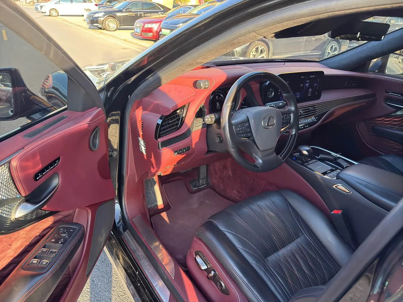 Lexus LS 2021 — Photo 4/10