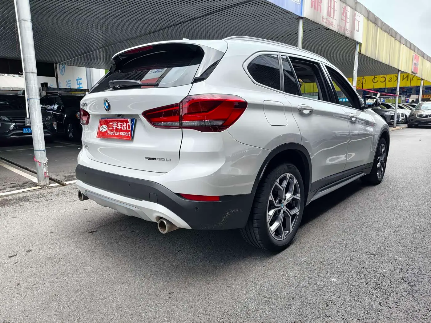 BMW X1 2022 — Photo 8/18