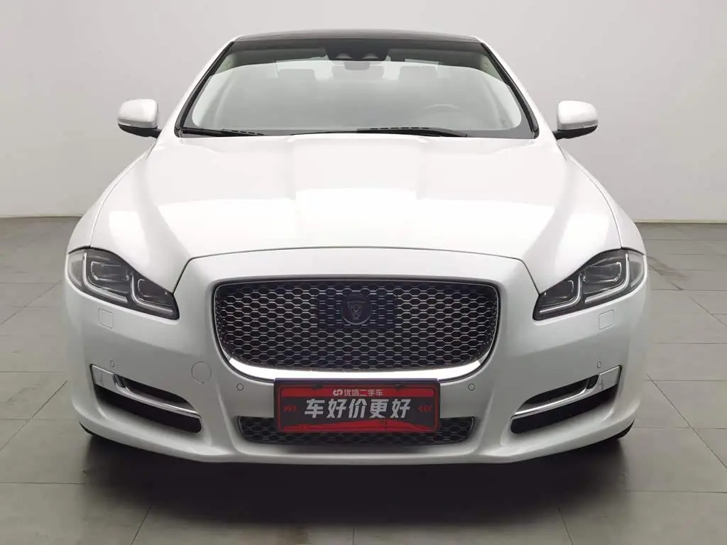 Jaguar XJ 2019 — Photo 3/20