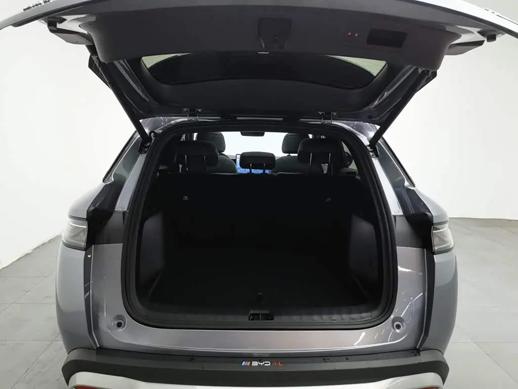 BYD Song L DM-i 2026 — Фото 16/20