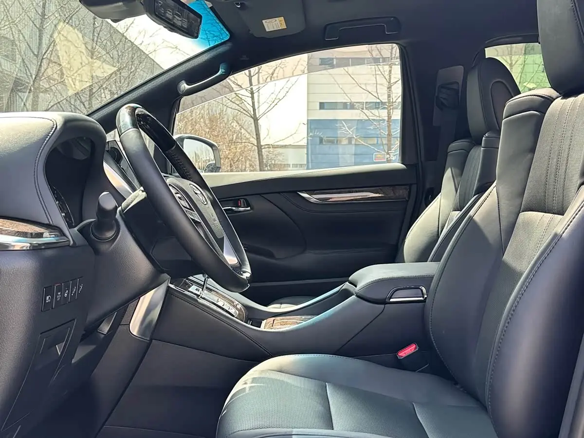Toyota Vellfire 2021 — Photo 4/20