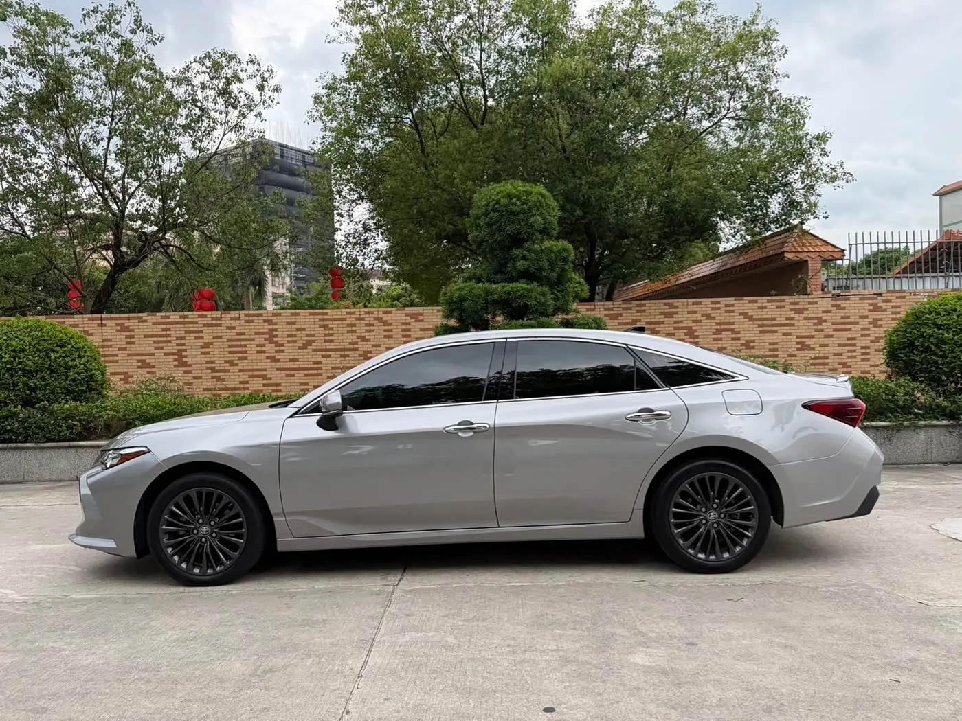 Toyota Avalon 2019 — Photo 4/20