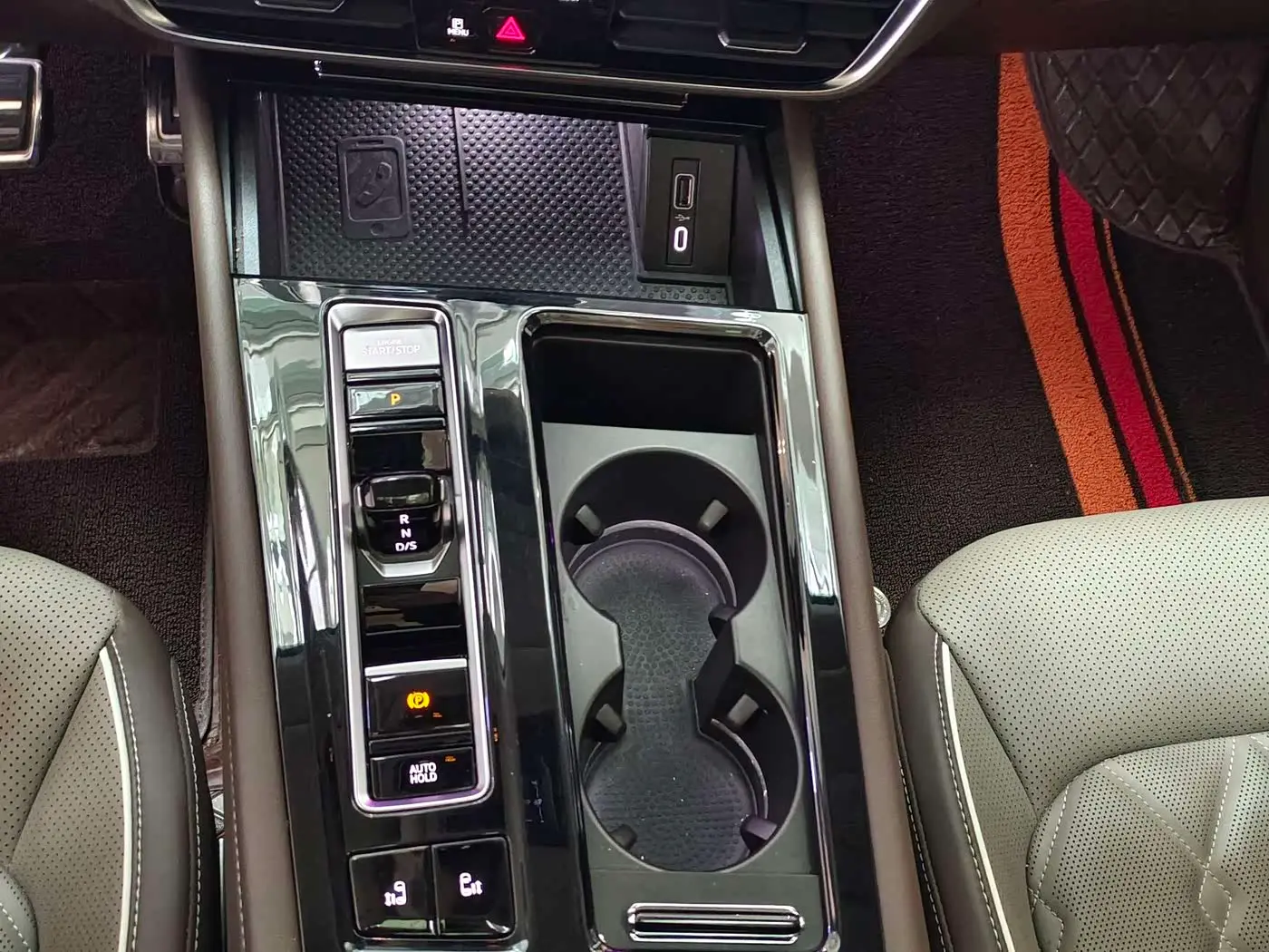 Volkswagen Viloran 2024 — Photo 10/20