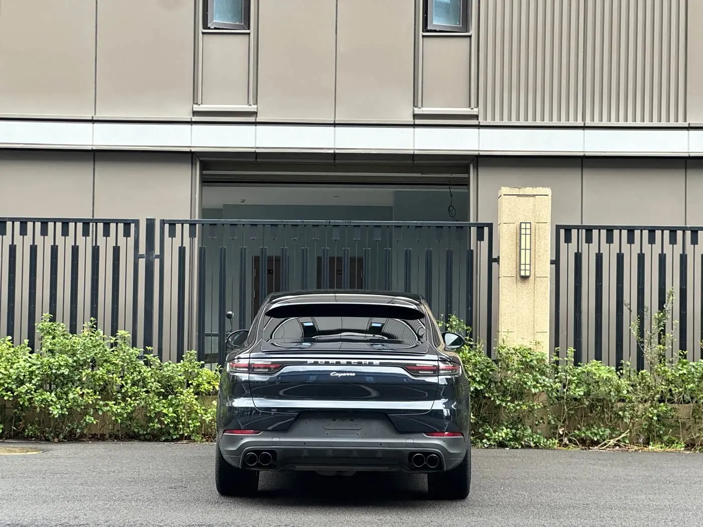 Porsche Cayenne 2022 — Photo 5/17