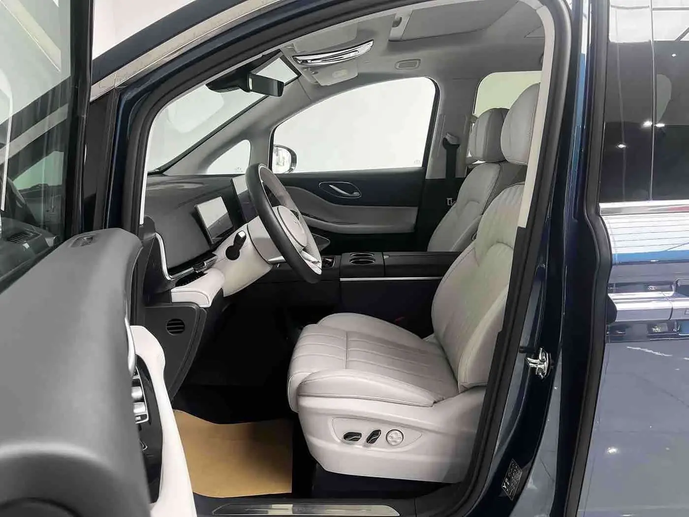 Voyah Auto Voyah Dreamer 2025 — Photo 9/17