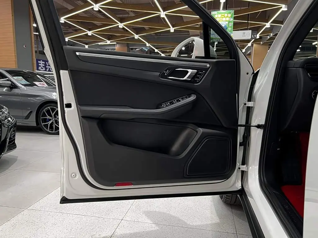 Porsche Macan 2019 — Şəkil 9/16