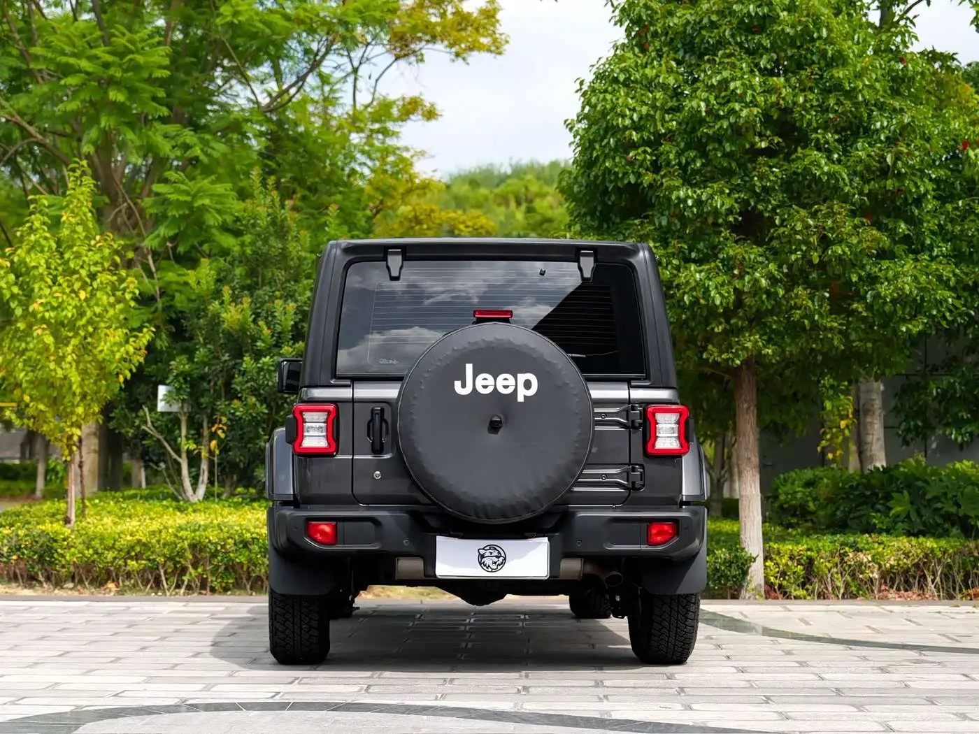 Jeep Wrangler 2018 — Фото 13/14
