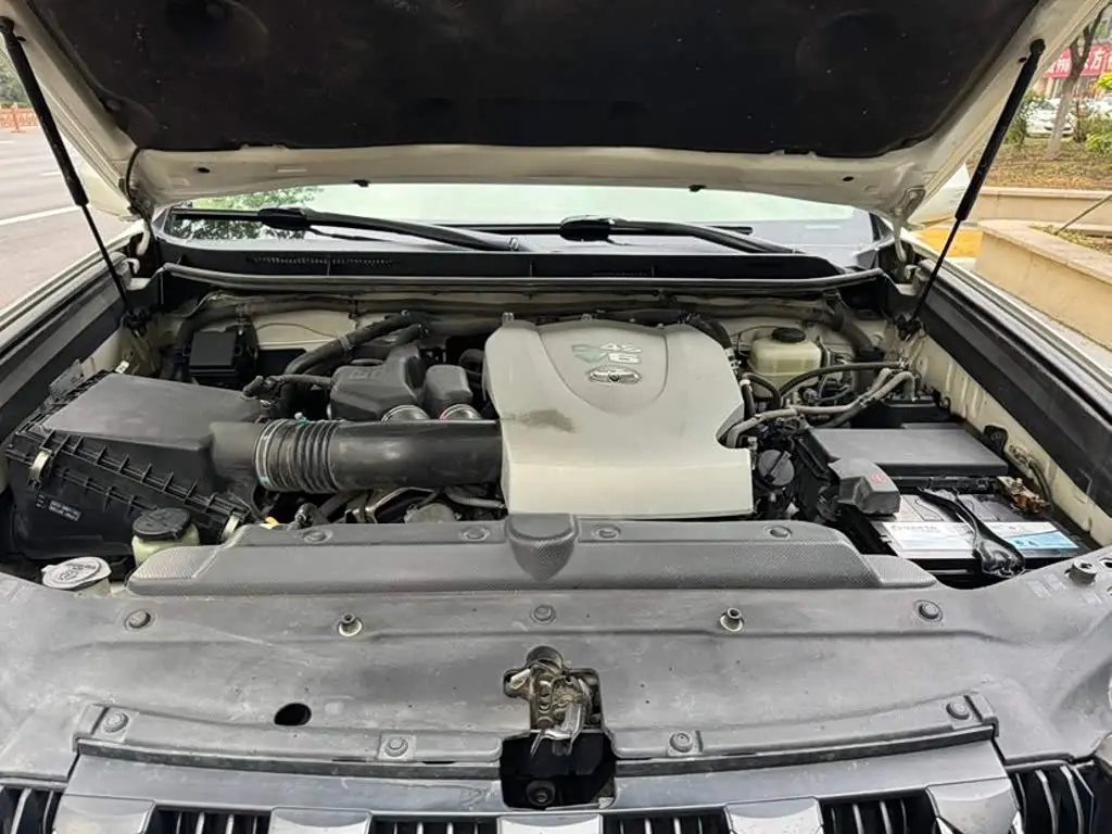 Toyota Prado 2016 — Photo 9/9