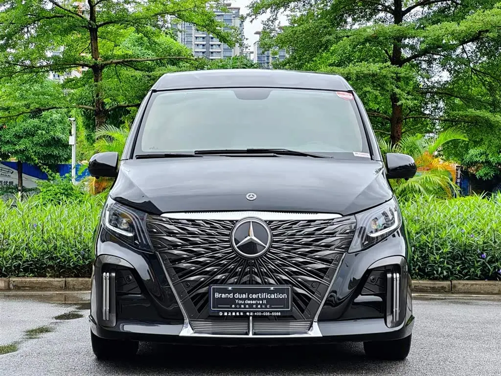Mercedes-Benz V-Class 2023 — Photo 3/20