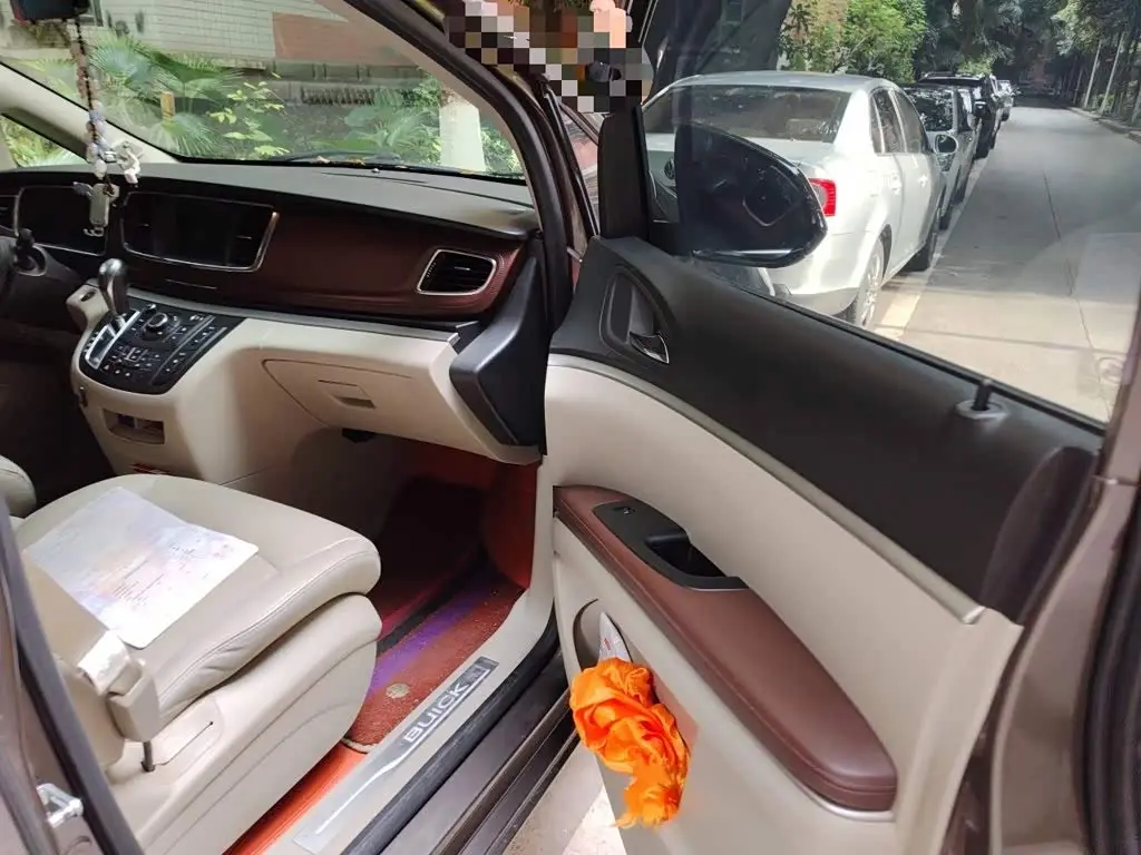 Buick GL8 2019 — Photo 18/20