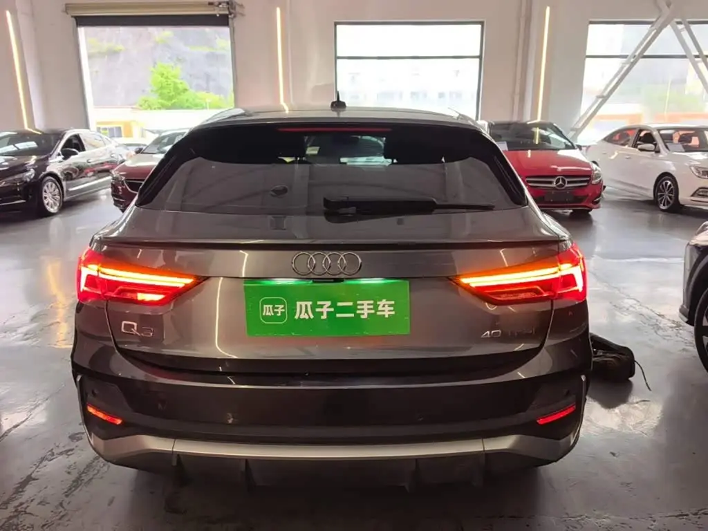 Audi Q3 Sportback 2020 — Фото 6/20