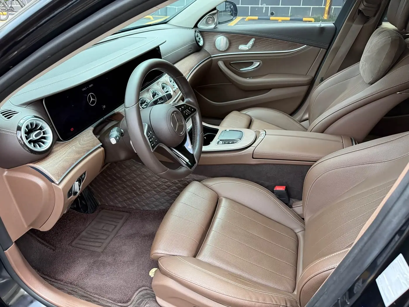 Mercedes-Benz E-Class 2022 — Фото 5/17