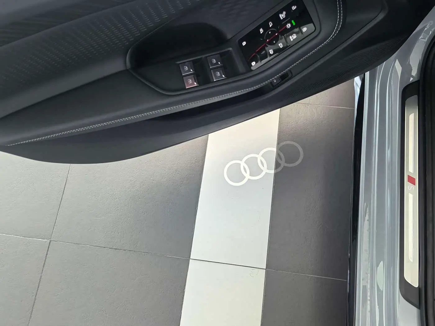 Audi A5L 2025 — Photo 8/18