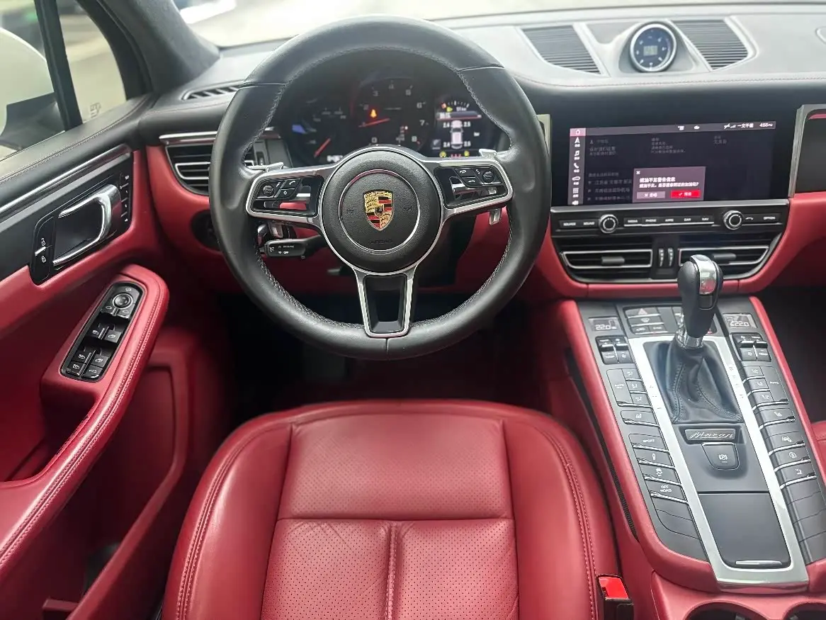 Porsche Macan 2021 — Photo 6/12