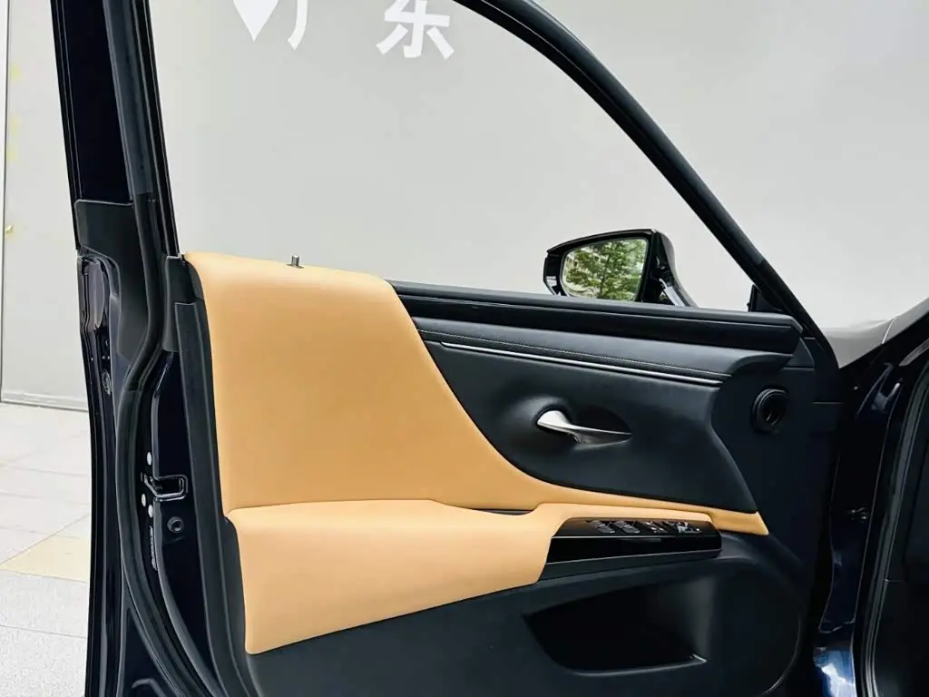 Lexus ES 2022 — Фото 19/20