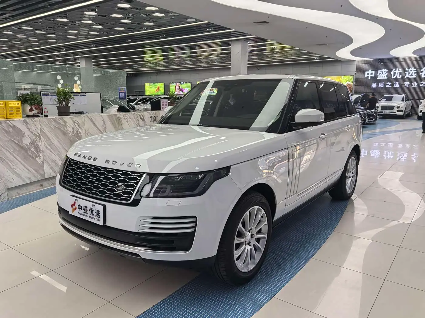 Land Rover Range Rover 2018 — Şəkil 1/19